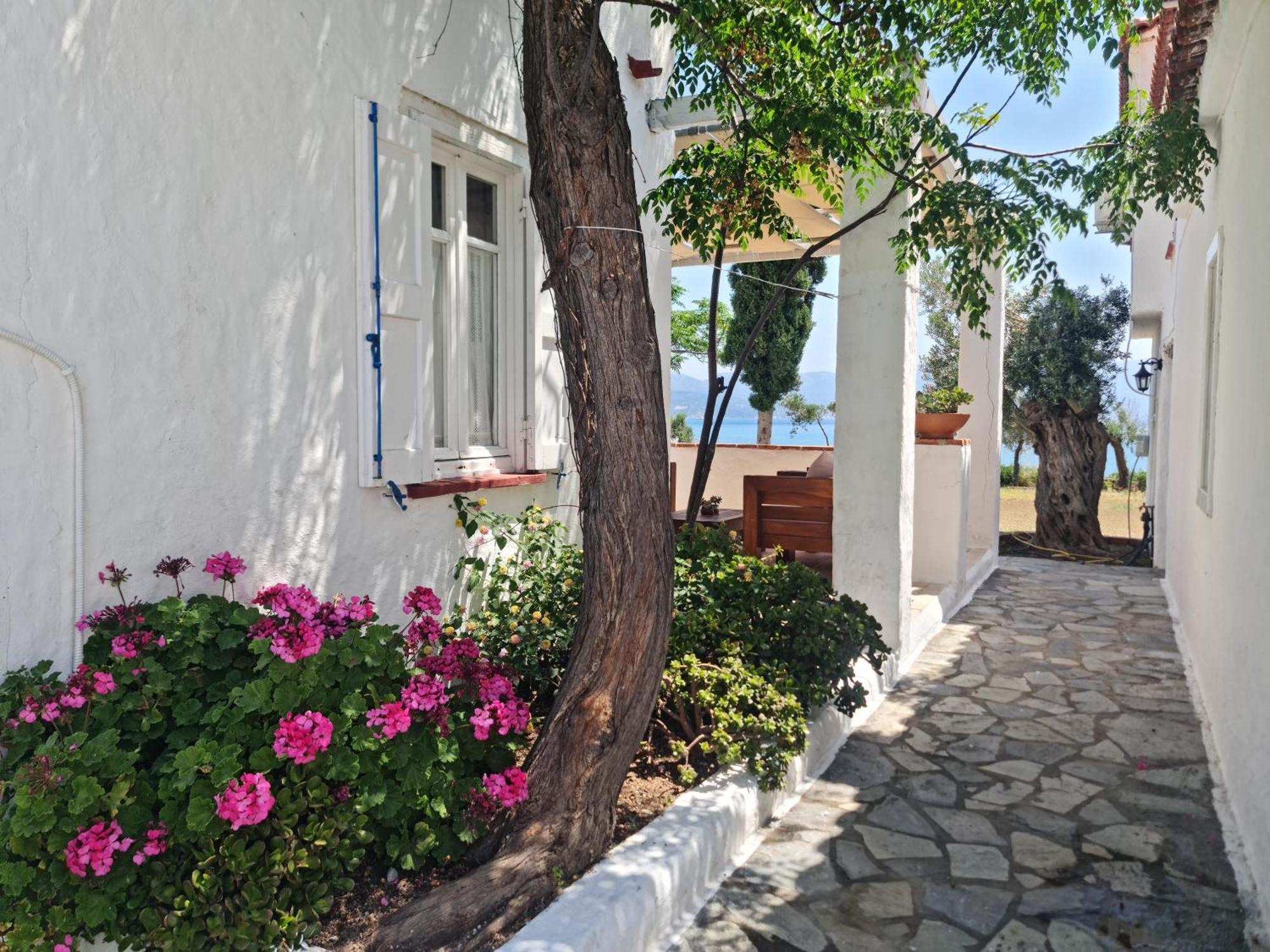 Loukoulos' Maisonette Marathokampos Ngoại thất bức ảnh